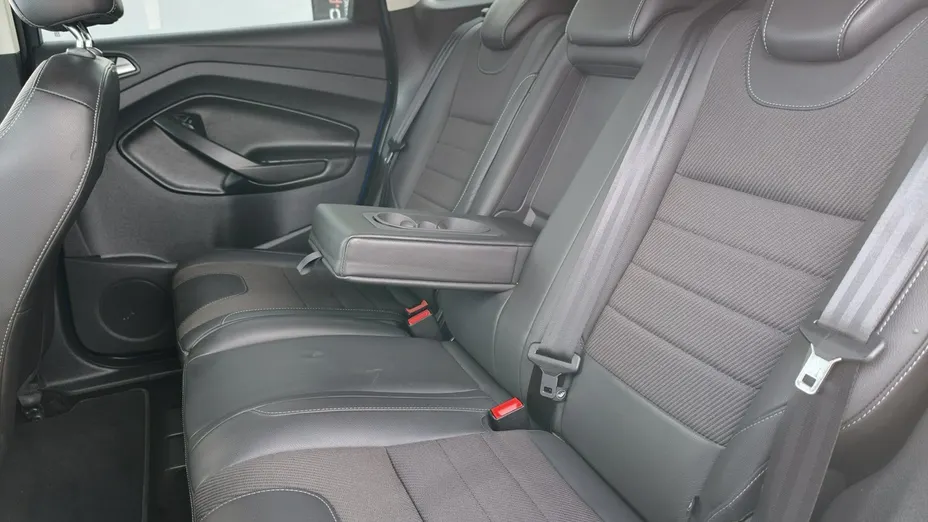 FORD Kuga -