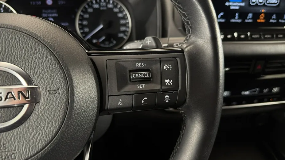 NISSAN Qashqai -