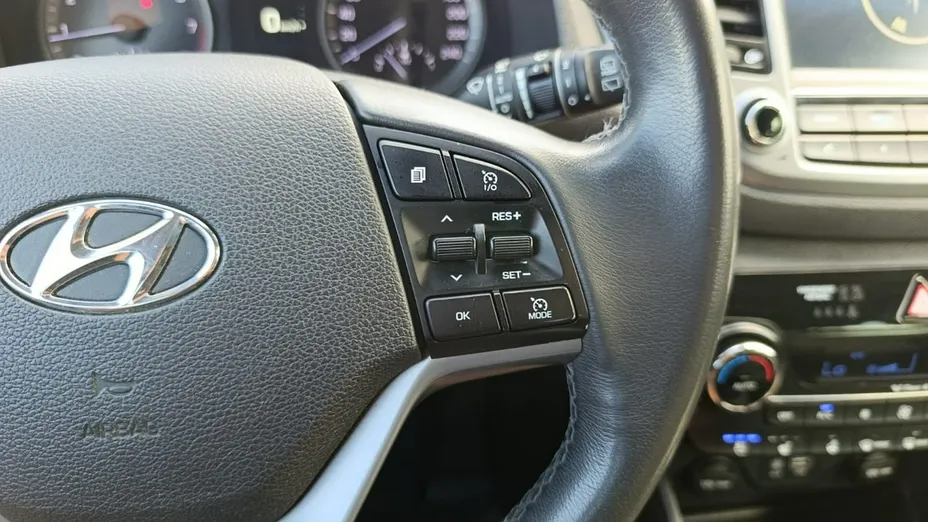 HYUNDAI Tucson -