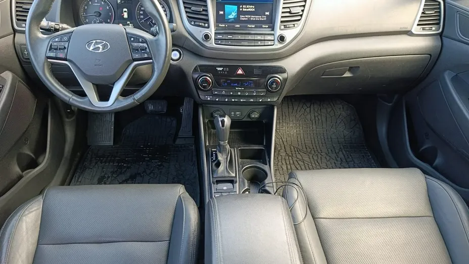 HYUNDAI Tucson -