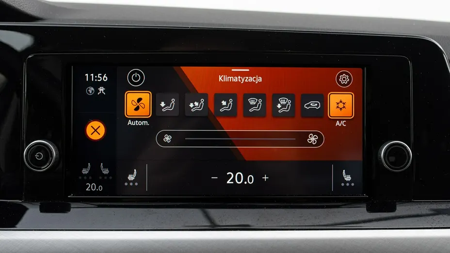 VOLKSWAGEN Golf -