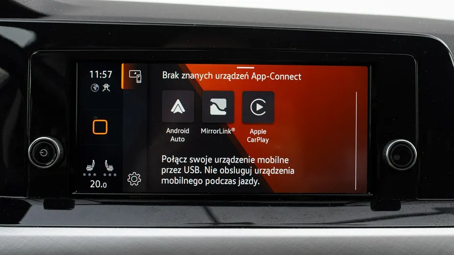 VOLKSWAGEN Golf -
