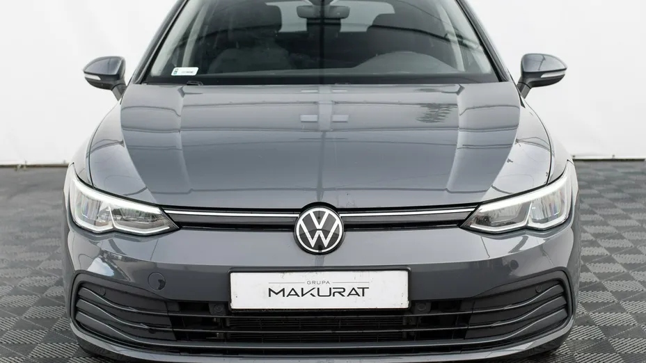 VOLKSWAGEN Golf -