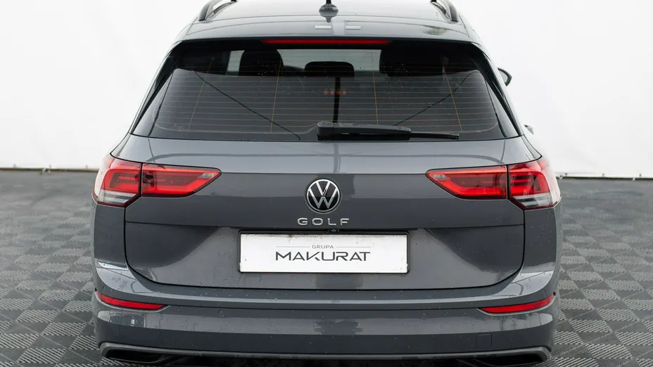 VOLKSWAGEN Golf -