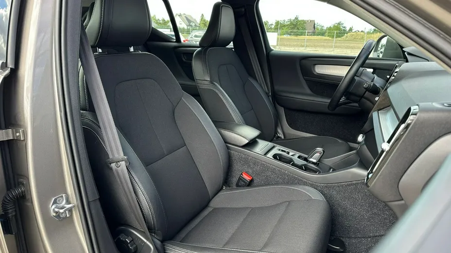 VOLVO XC40 -