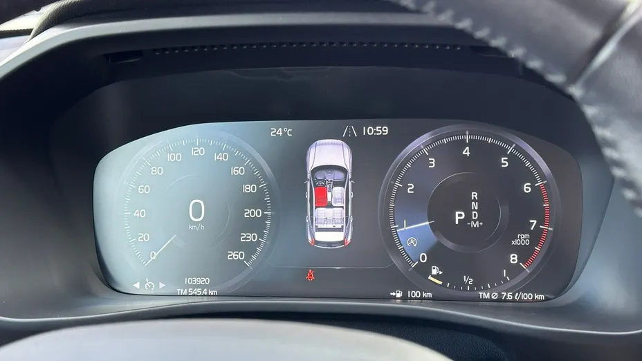 VOLVO XC40 -