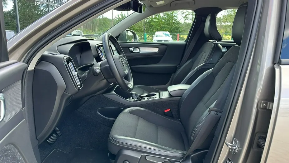 VOLVO XC40 -