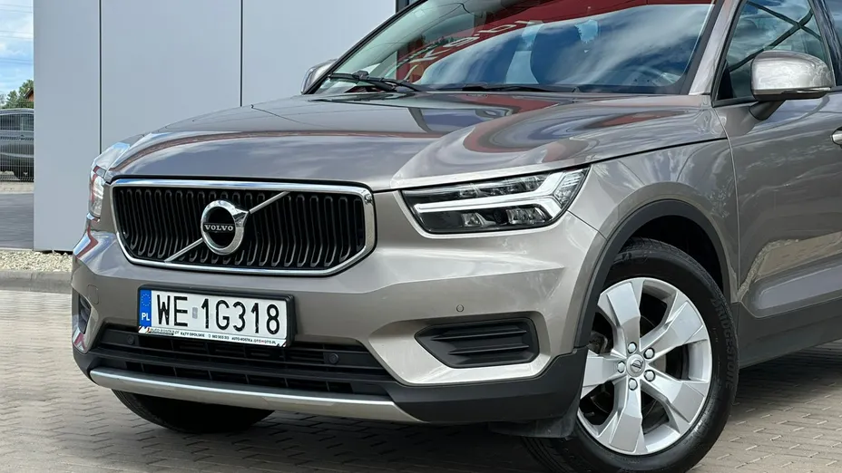 VOLVO XC40 -