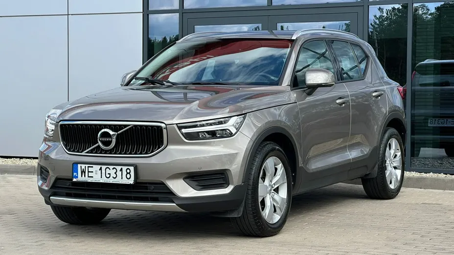 VOLVO XC40 -