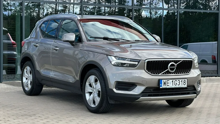 VOLVO XC40 -
