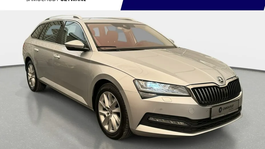 SKODA Superb -