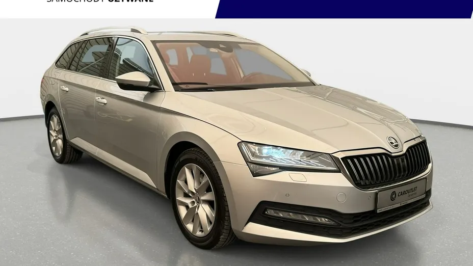 SKODA Superb -