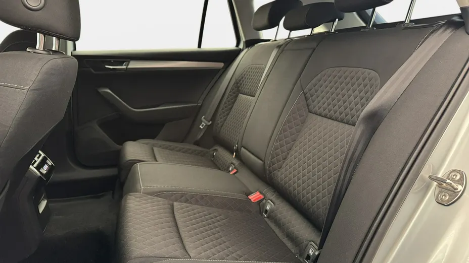 SKODA Superb -