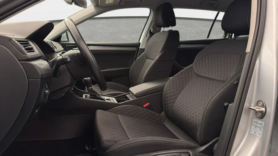 SKODA Superb -