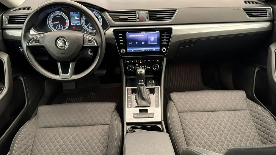 SKODA Superb -