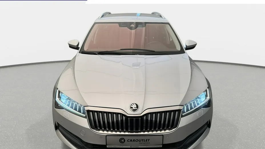 SKODA Superb -