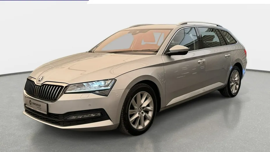 SKODA Superb -