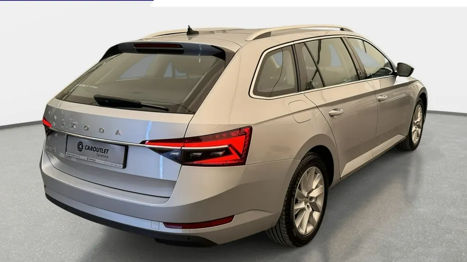 SKODA Superb -