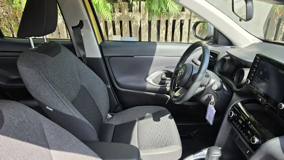TOYOTA Yaris Cross -