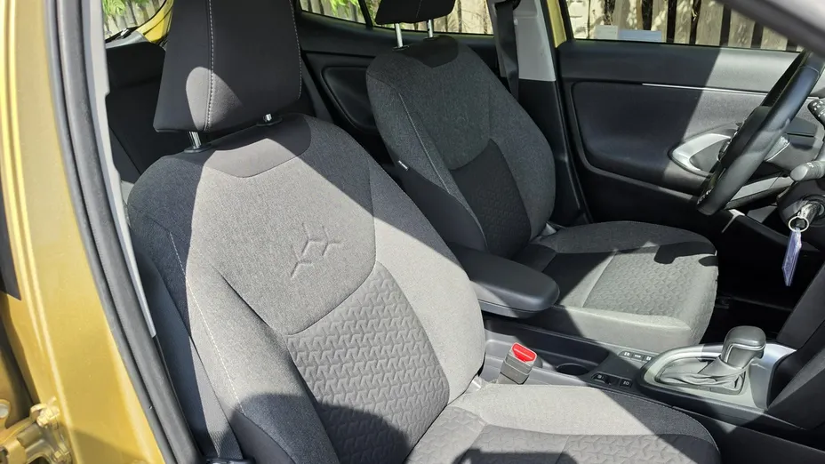 TOYOTA Yaris Cross -