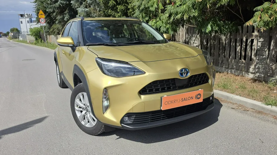 TOYOTA Yaris Cross -