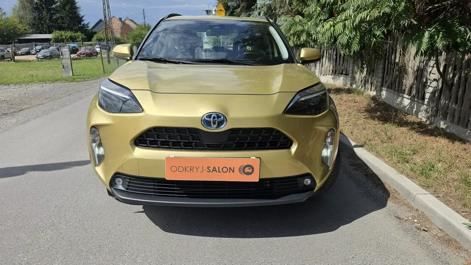 TOYOTA Yaris Cross -