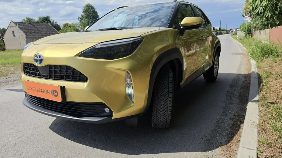 TOYOTA Yaris Cross -
