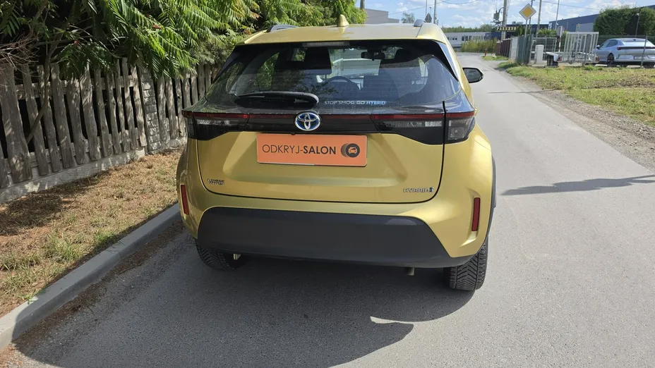 TOYOTA Yaris Cross -