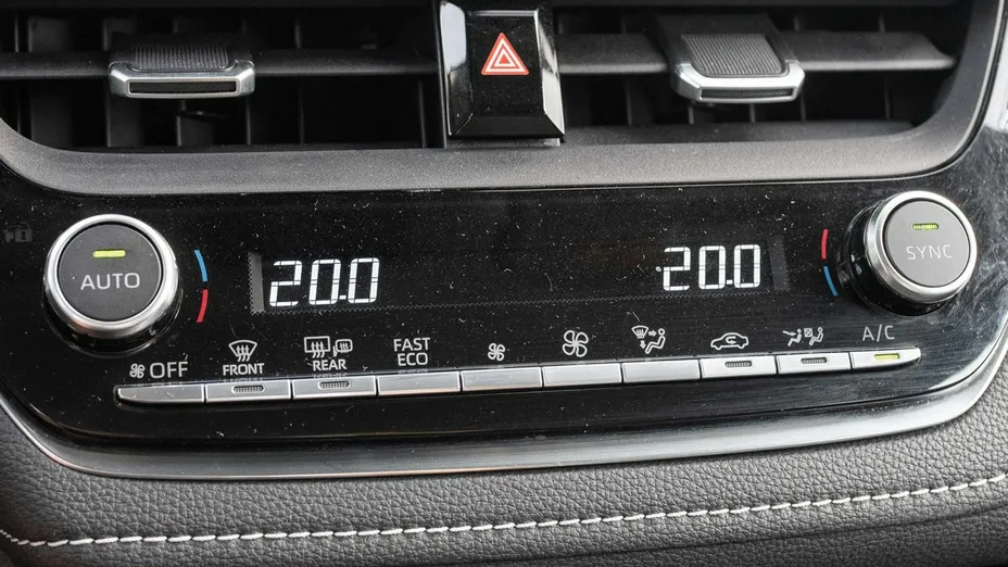 TOYOTA Corolla -