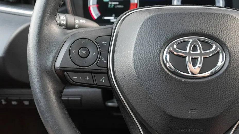 TOYOTA Corolla -