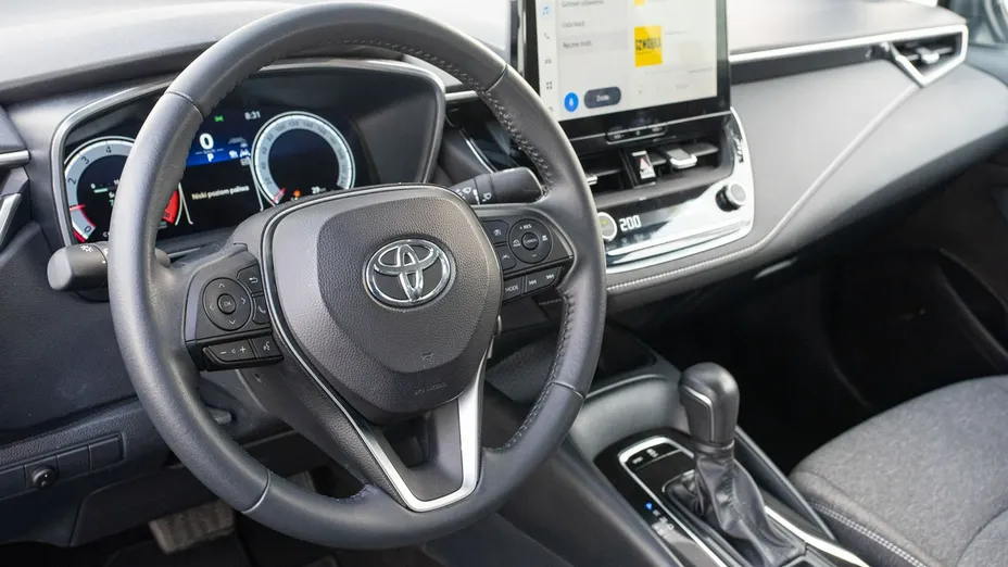 TOYOTA Corolla -