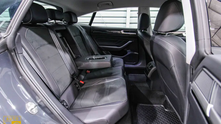 VOLKSWAGEN Arteon -