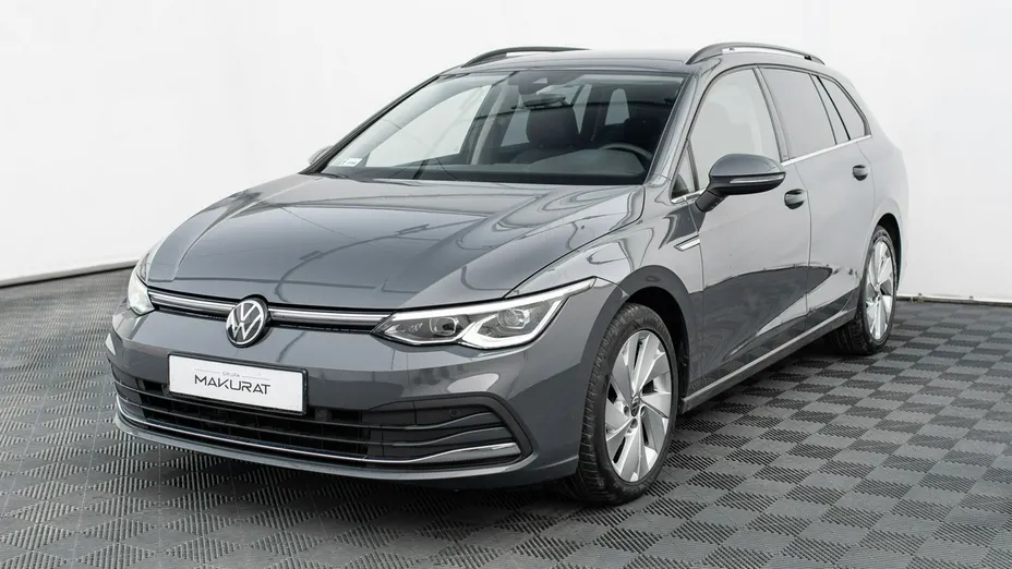 VOLKSWAGEN Golf -