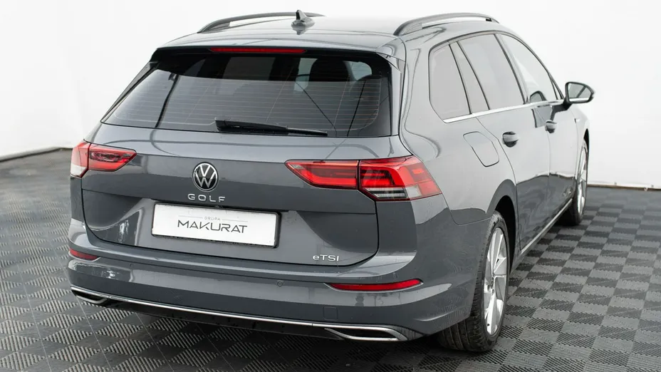 VOLKSWAGEN Golf -