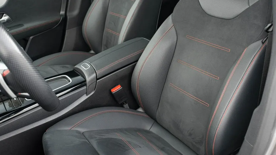 MERCEDES-BENZ CLA -