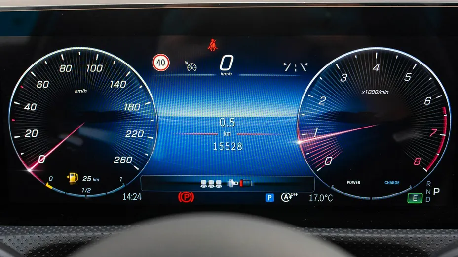 MERCEDES-BENZ CLA -