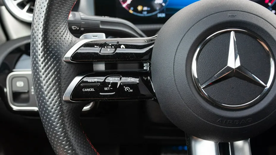 MERCEDES-BENZ CLA -