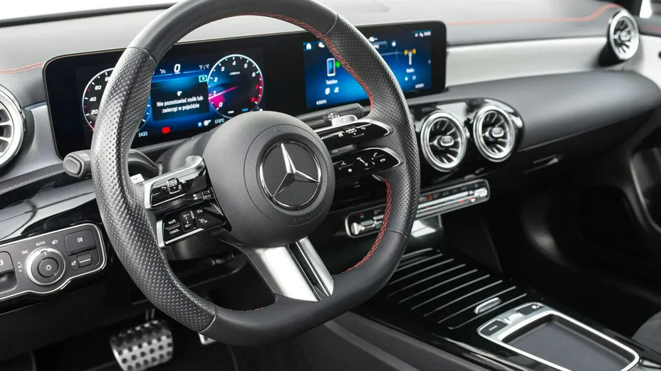 MERCEDES-BENZ CLA -
