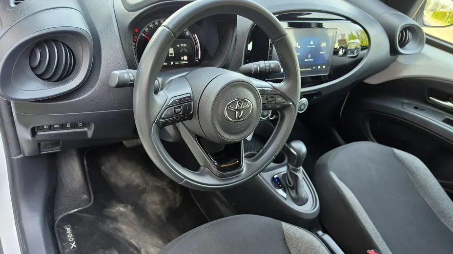 TOYOTA Aygo X -