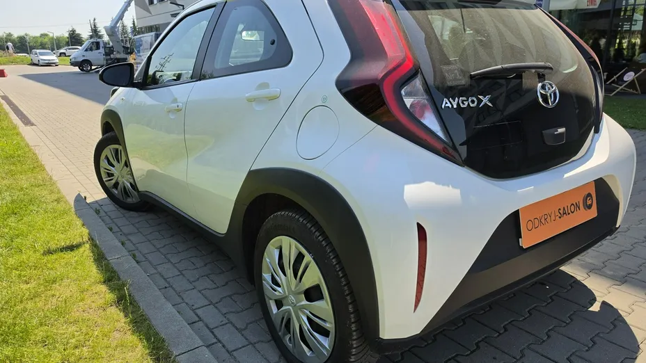 TOYOTA Aygo X -