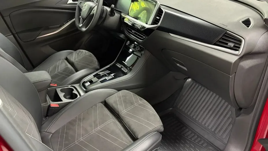 OPEL Grandland X -