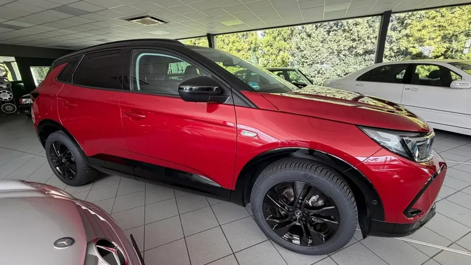 OPEL Grandland X -