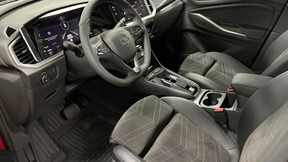OPEL Grandland X -