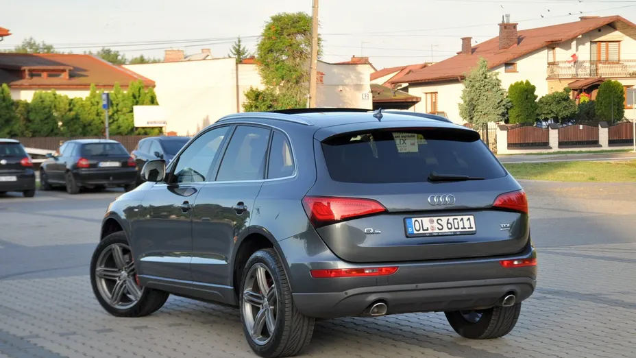 AUDI Q5 -