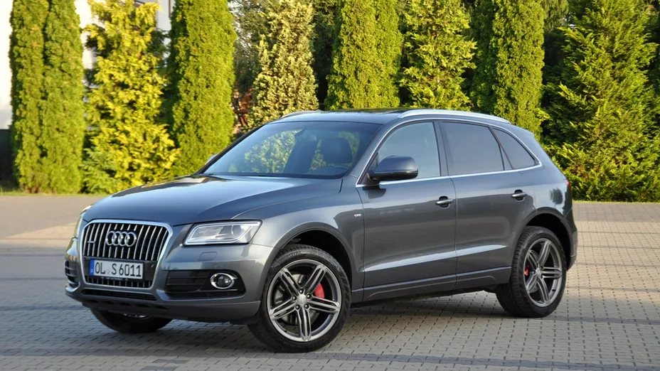 AUDI Q5 -