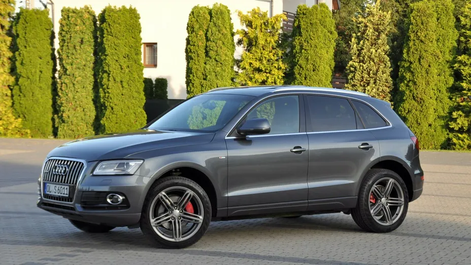 AUDI Q5 -