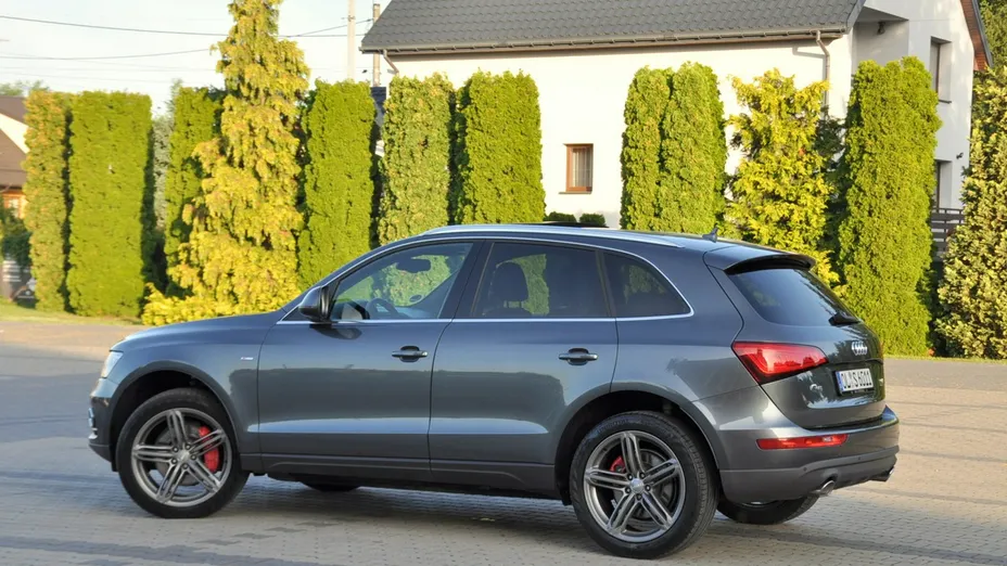 AUDI Q5 -