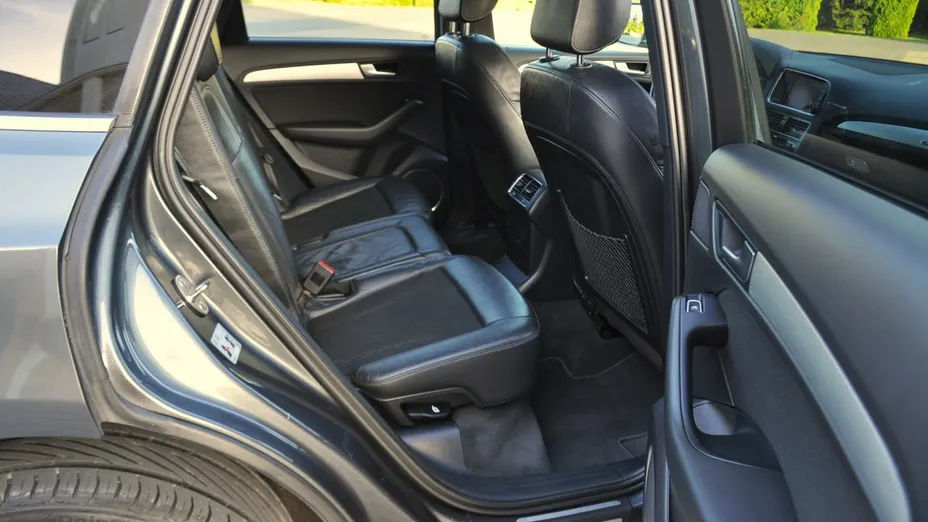 AUDI Q5 -