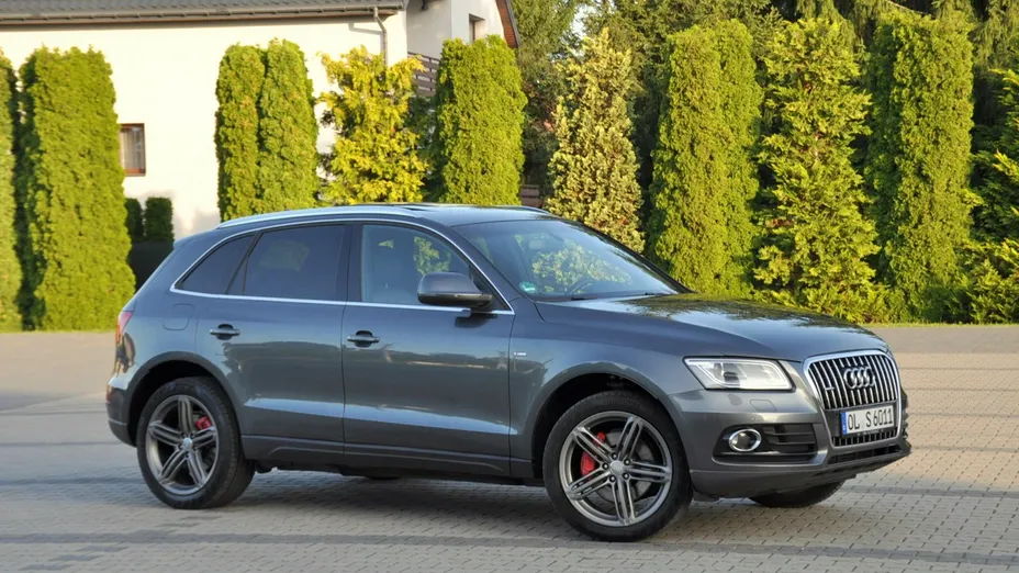 AUDI Q5 -