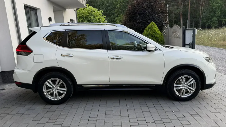 NISSAN X-Trail -